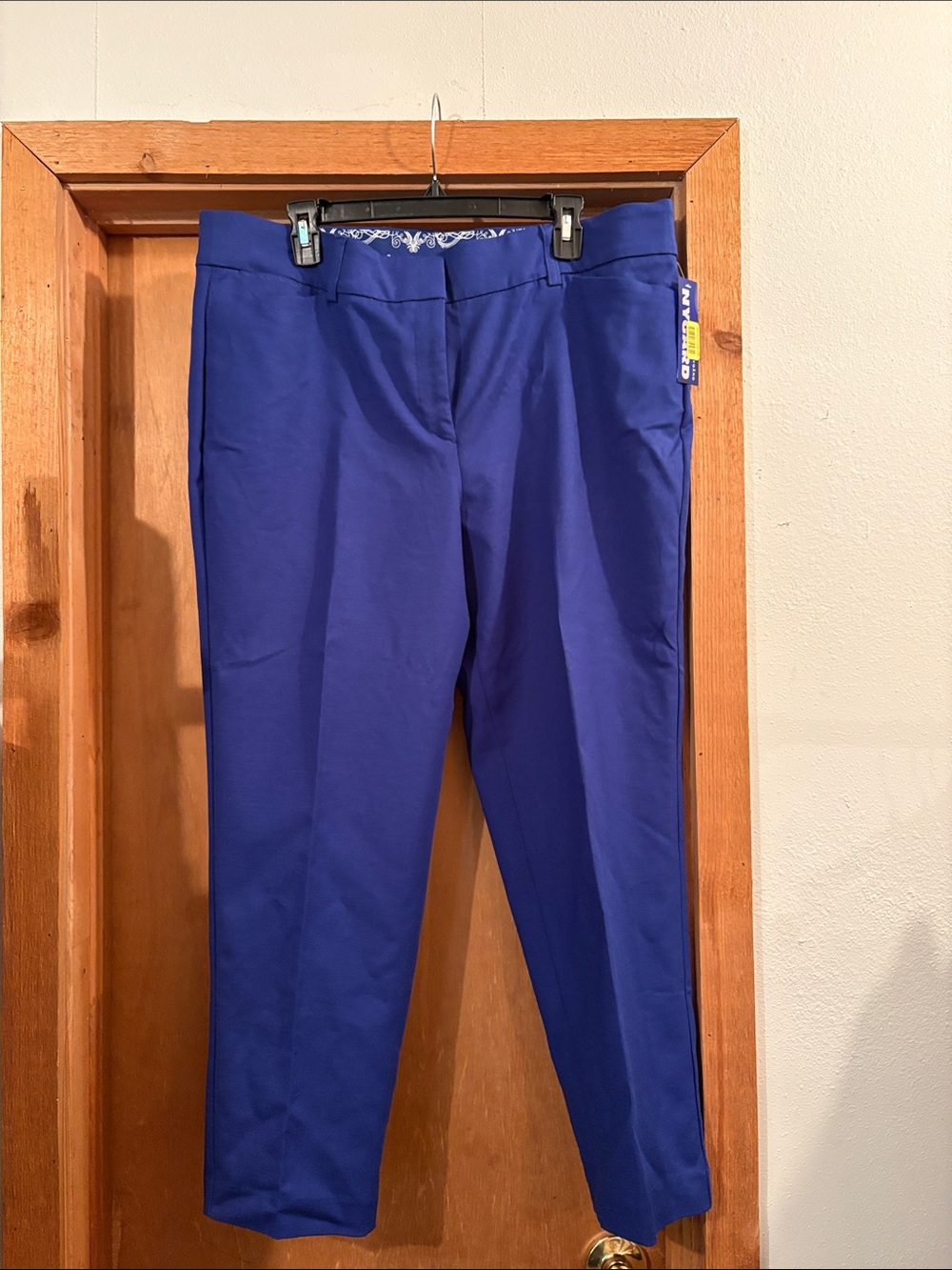 Peter Nygard Royal Blue Capri Pants